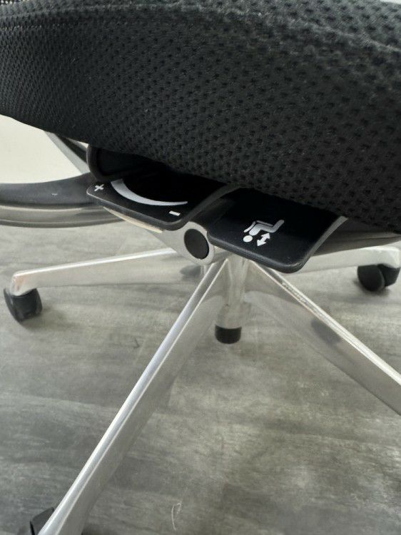 オカムラChoral（コーラル）チェア 可動肘付コーラルチェア 商品画像9