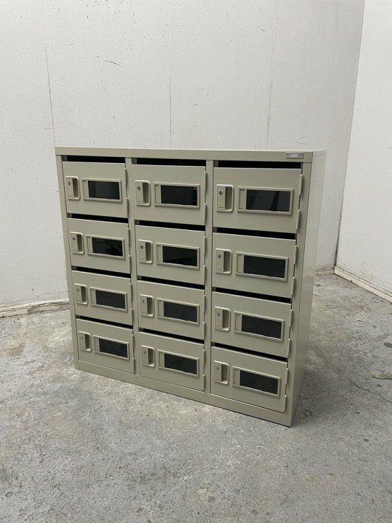 ライオン12人用ロッカー 商品画像1