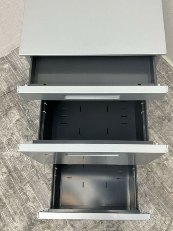 コクヨワークヴィスタ（WorkVista）シリーズ 3600フリーアドレスデスク＋ワゴン7点セット 商品画像9