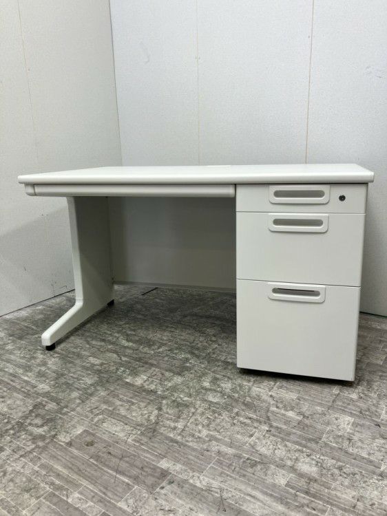 プラスLAシリーズ 1200片袖デスク 商品画像1