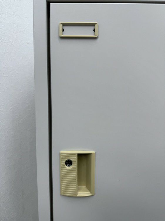 オカムラFZタイプシリーズ 9人用ロッカー 商品画像3