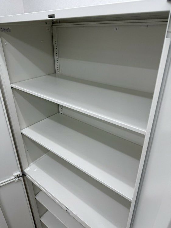 イトーキサリダストレージシリーズ 両開き上下書庫 商品画像10