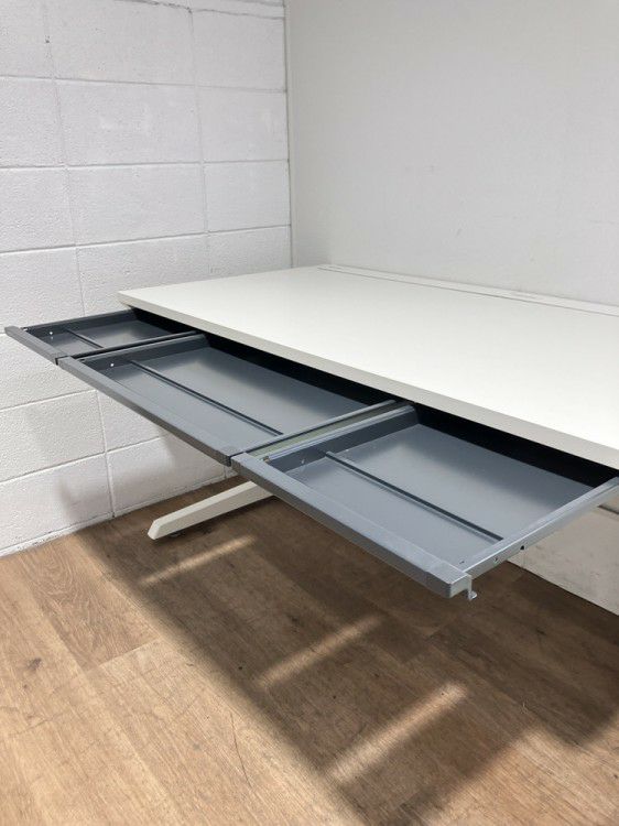 イトーキCZRシリーズ 1400平デスク 商品画像5