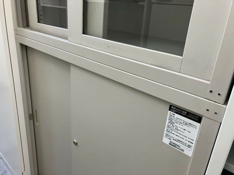 コクヨガラススチール引違い上下書庫 商品画像11