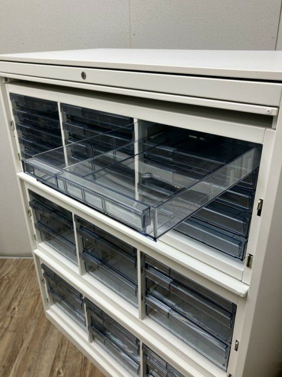 オカムラレクトラインシリーズ 天板付ケンドン扉A4クリアケース書庫 商品画像3