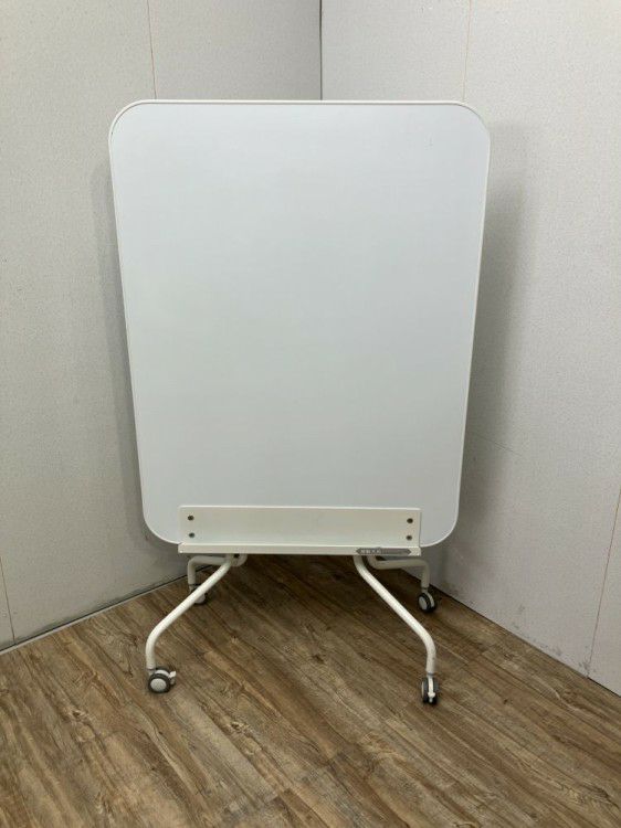 イトーキアクティバシリーズ 縦型脚付両面ホワイトボード 商品画像1