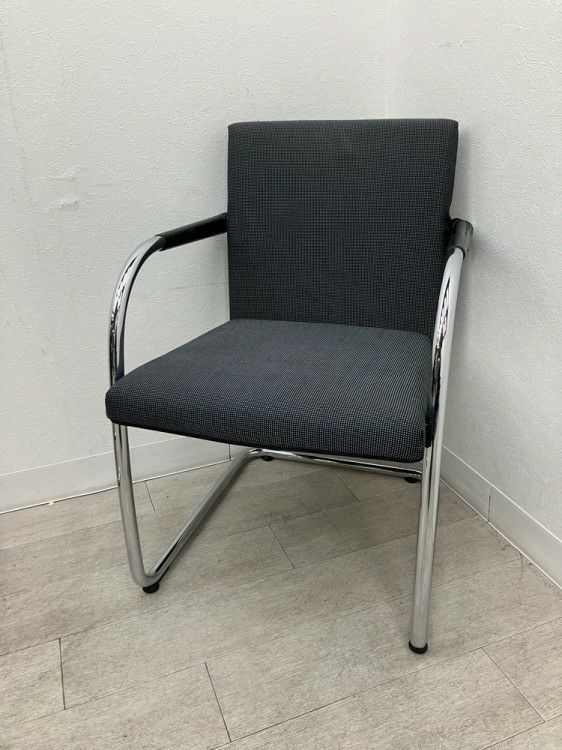 Vitra（ヴィトラ）Visasoft(ビザソフト)シリーズ ミーティングチェア 商品画像1