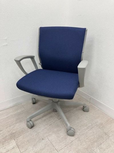 オカムラESCUDO(エスクード)チェア 固定肘付エスクードチェア 商品画像1