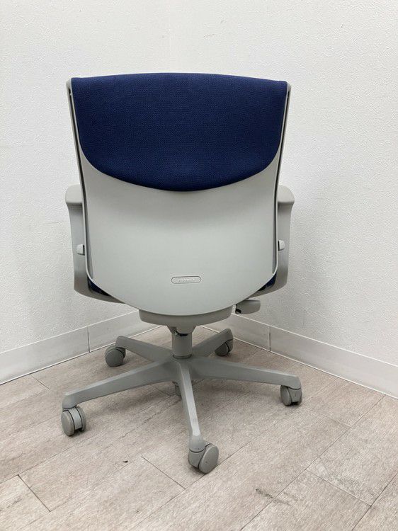 オカムラESCUDO(エスクード)チェア 固定肘付エスクードチェア 商品画像5