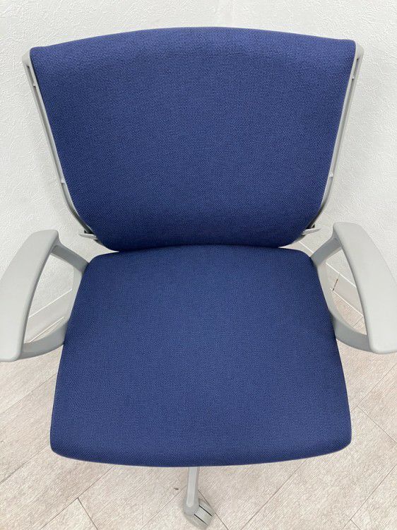 オカムラESCUDO(エスクード)チェア 固定肘付エスクードチェア 商品画像7