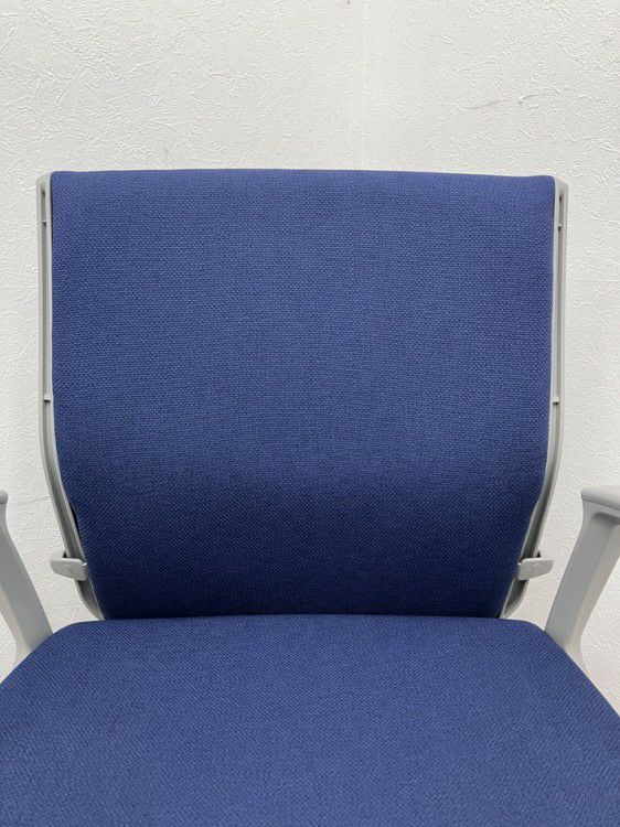 オカムラESCUDO(エスクード)チェア 固定肘付エスクードチェア 商品画像8