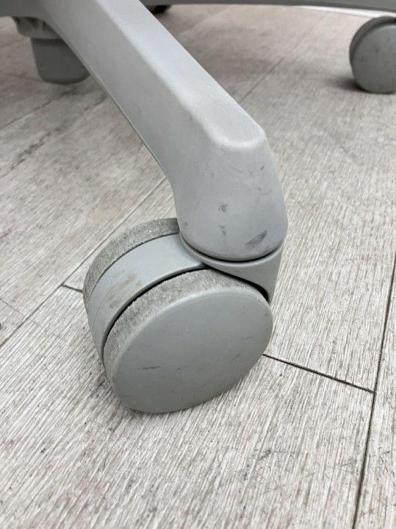 オカムラESCUDO(エスクード)チェア 固定肘付エスクードチェア 商品画像9