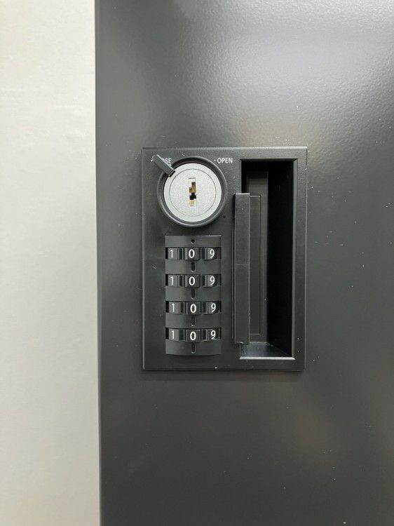 ウチダ（内田洋行）エルレージシリーズ 8人用パーソナルロッカー 商品画像6