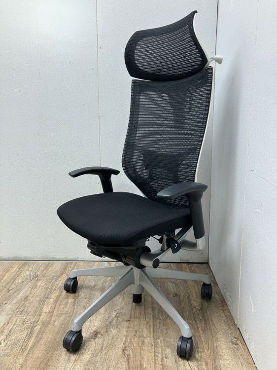 オカムラBaron(バロン)チェア 可動肘付バロンチェア 商品画像1