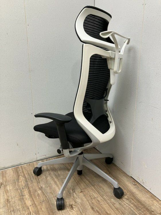 オカムラBaron(バロン)チェア 可動肘付バロンチェア 商品画像4