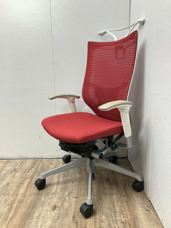 オカムラBaron(バロン)チェア 可動肘付バロンチェア 商品画像1