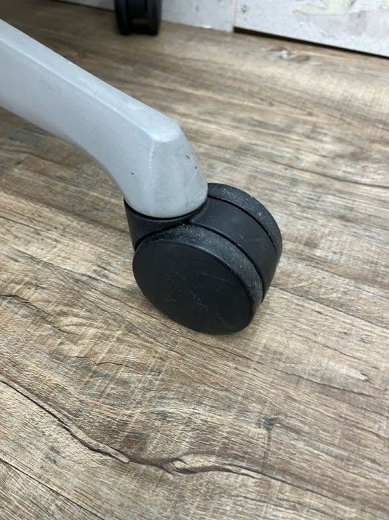 オカムラBaron(バロン)チェア 可動肘付バロンチェア 商品画像10