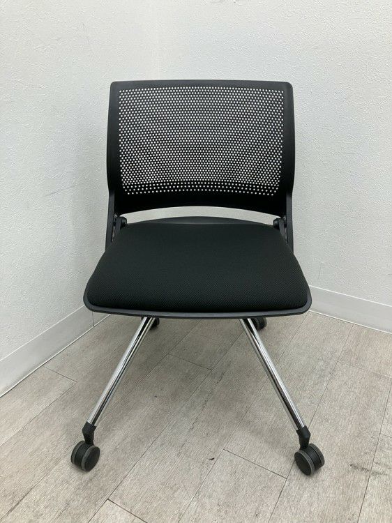 オカムラクリールシリーズ ネスティングチェア 商品画像2