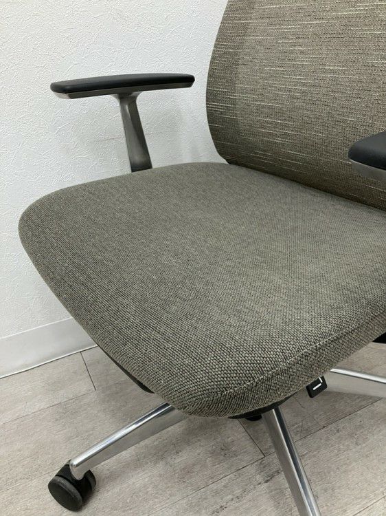 コクヨBezel(ベゼル)チェア 固定肘付ベゼルチェア 商品画像9