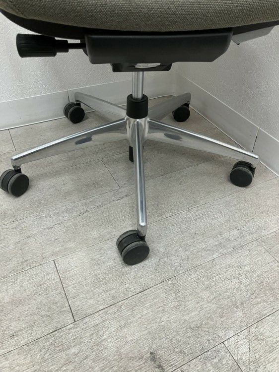 コクヨBezel(ベゼル)チェア 固定肘付ベゼルチェア 商品画像12