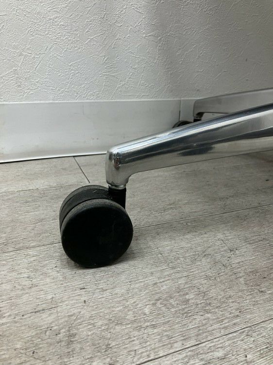 コクヨBezel(ベゼル)チェア 固定肘付ベゼルチェア 商品画像13