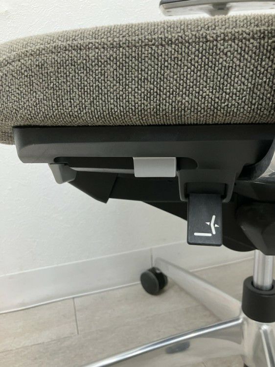 コクヨBezel(ベゼル)チェア 固定肘付ベゼルチェア 商品画像15