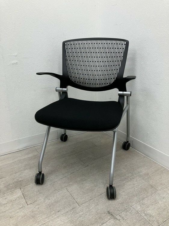 オカムラGrata（グラータ）チェア ネスティングチェア 商品画像1