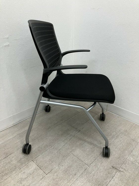オカムラGrata（グラータ）チェア ネスティングチェア 商品画像3