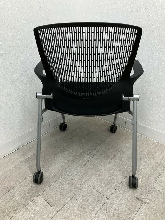 オカムラGrata（グラータ）チェア ネスティングチェア 商品画像4