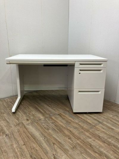 オカムラADVANCE（アドバンス）シリーズ 1200片袖デスク 商品画像1