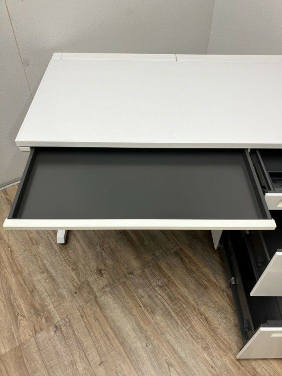 オカムラADVANCE（アドバンス）シリーズ 1200片袖デスク 商品画像3