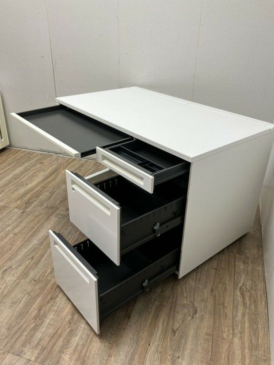 オカムラADVANCE（アドバンス）シリーズ 1200片袖デスク 商品画像5