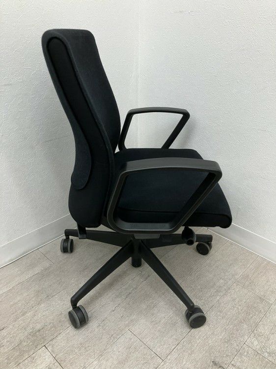 コクヨPUNTO(プント)チェア 固定肘付プントチェア 商品画像3