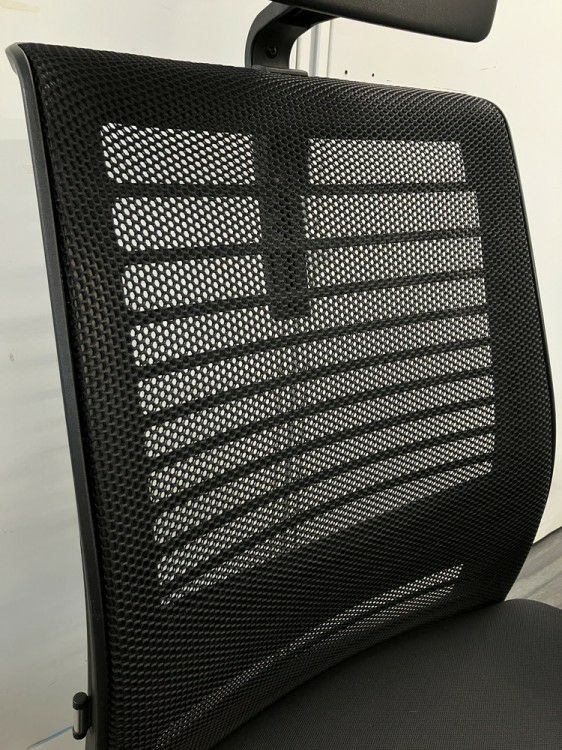 スチールケースシンク（Think）チェア 可動肘付シンクチェア 商品画像4