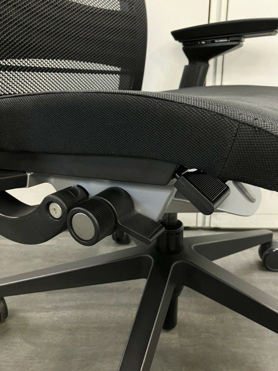 スチールケースシンク（Think）チェア 可動肘付シンクチェア 商品画像8