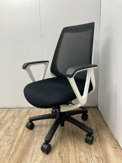 イトーキnona(ノナ)シリーズ 固定肘付ノナチェア 商品画像1