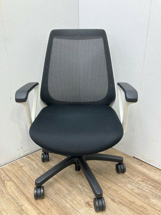 イトーキnona(ノナ)シリーズ 固定肘付ノナチェア 商品画像2