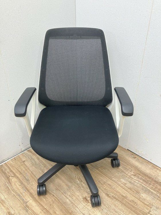 イトーキnona(ノナ)シリーズ 固定肘付ノナチェア 商品画像3