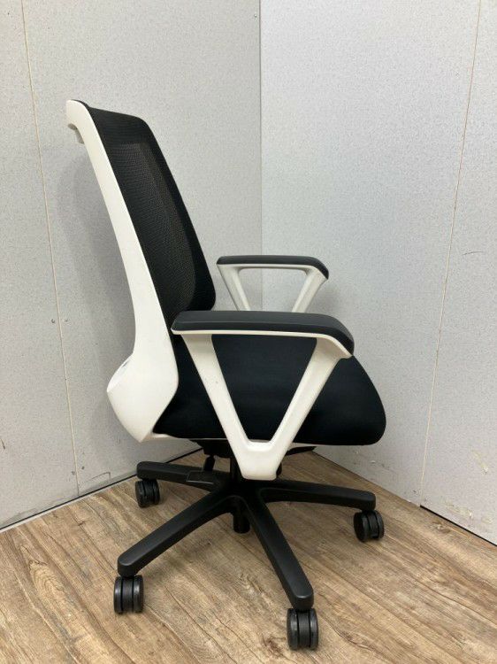 イトーキnona(ノナ)シリーズ 固定肘付ノナチェア 商品画像4