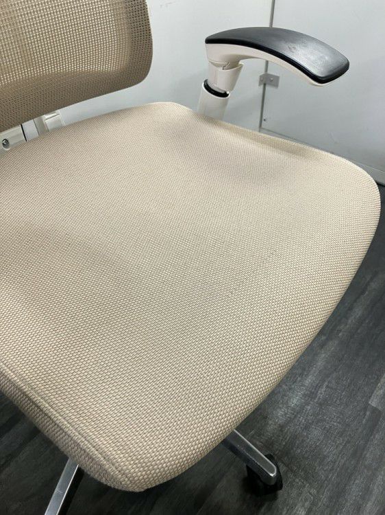 イトーキCeleeo(セレーオ)シリーズ 可動肘付セレーオチェア 商品画像5