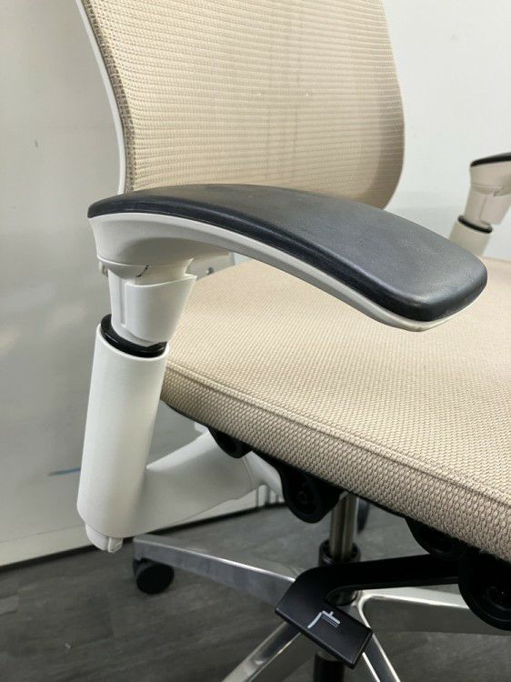 イトーキCeleeo(セレーオ)シリーズ 可動肘付セレーオチェア 商品画像7