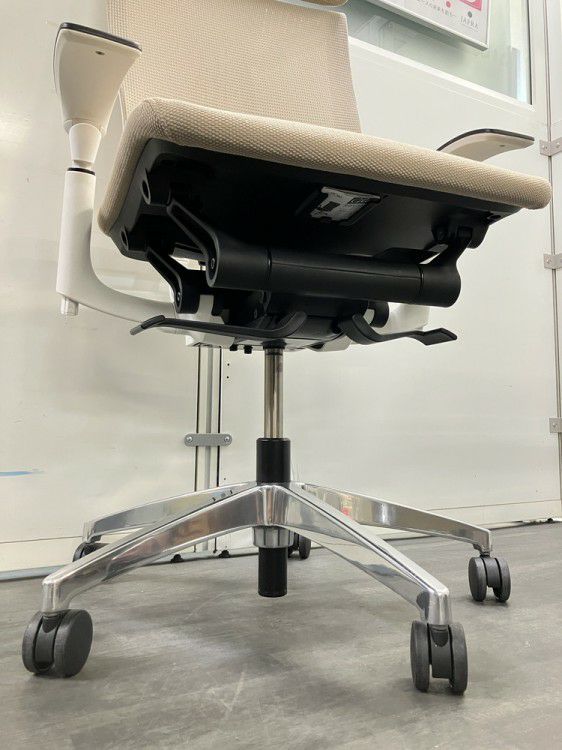 イトーキCeleeo(セレーオ)シリーズ 可動肘付セレーオチェア 商品画像9