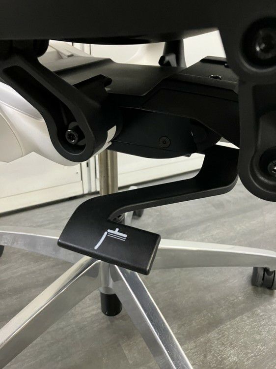 イトーキCeleeo(セレーオ)シリーズ 可動肘付セレーオチェア 商品画像10