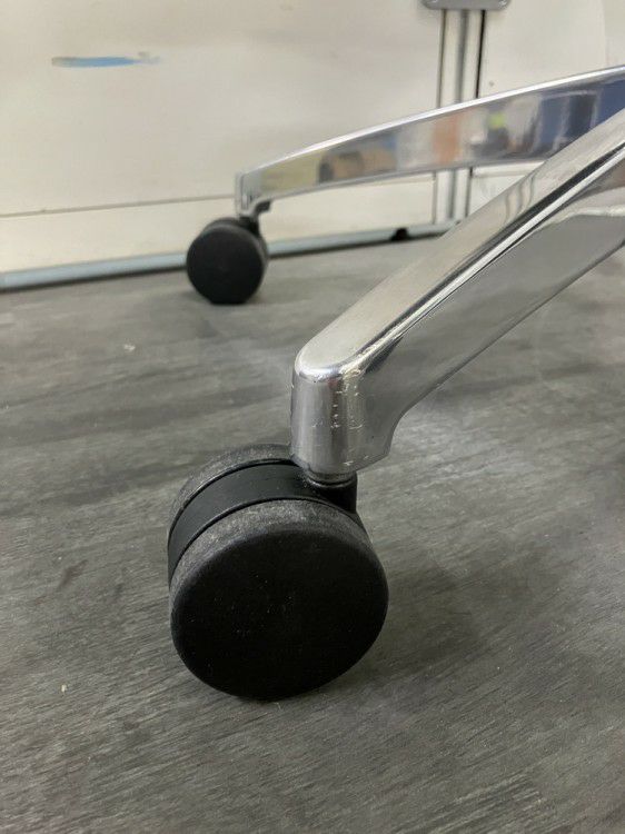 イトーキCeleeo(セレーオ)シリーズ 可動肘付セレーオチェア 商品画像12