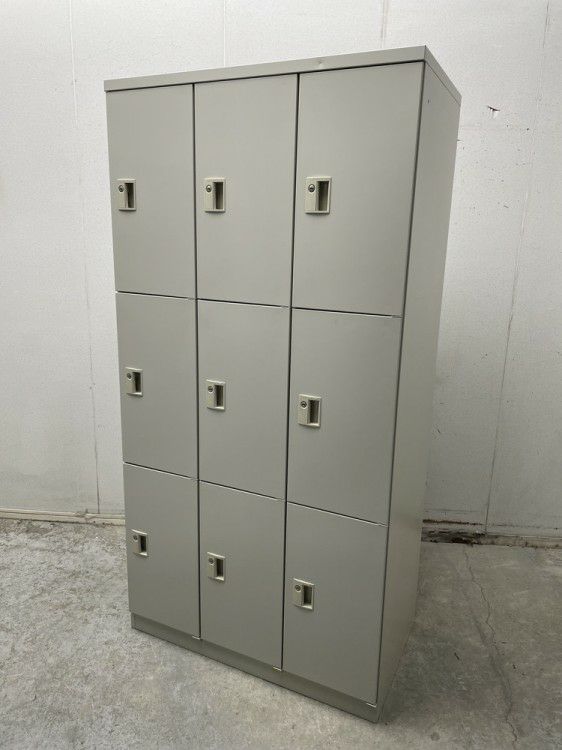 オカムラKZ-Ⅱシリーズ 9人用ロッカー 商品画像1