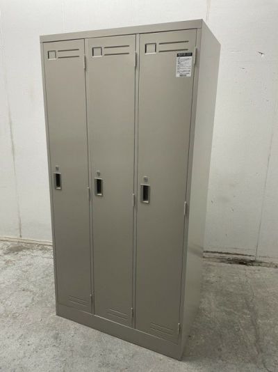 コクヨLKシリーズ　（コクヨ） 3人用ロッカー 商品画像1