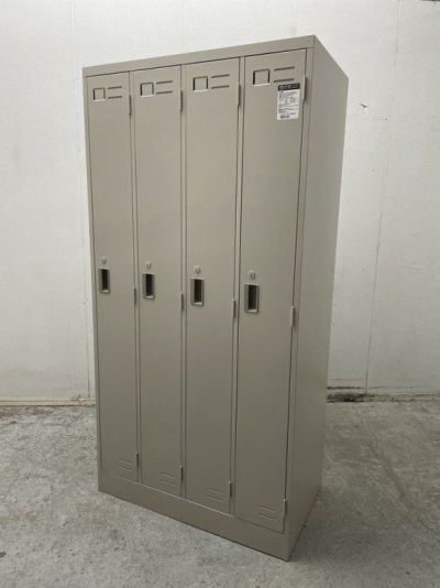 コクヨLKシリーズ　（コクヨ） 4人用ロッカー 商品画像1