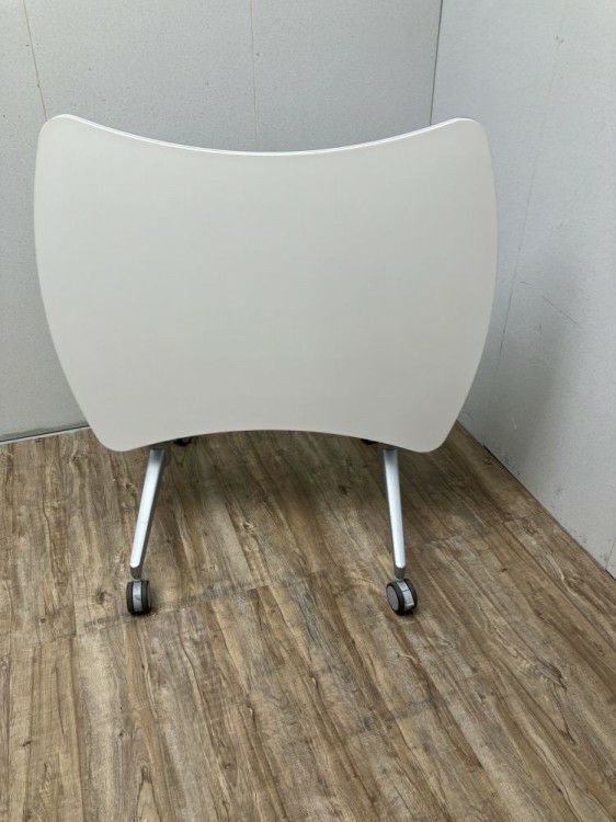 コクヨアットラボシリーズ 1060サイドスタックテーブル 商品画像3