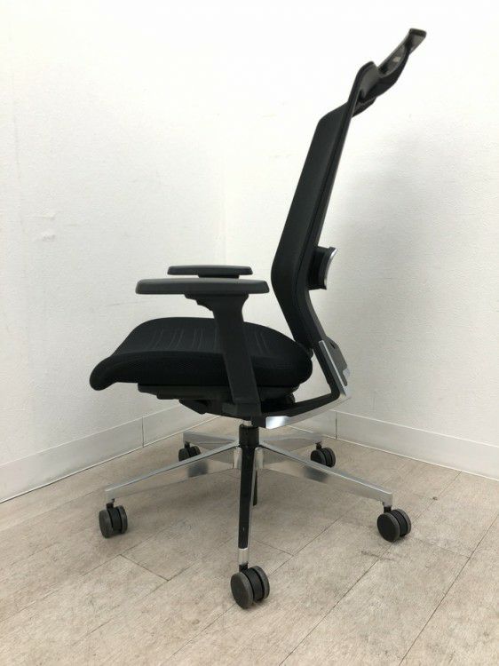 コクヨAIRFORT2(エアフォート2)シリーズ 可動肘付エアフォート2チェア 商品画像3