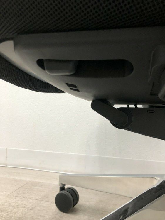 コクヨAIRFORT2(エアフォート2)シリーズ 可動肘付エアフォート2チェア 商品画像19